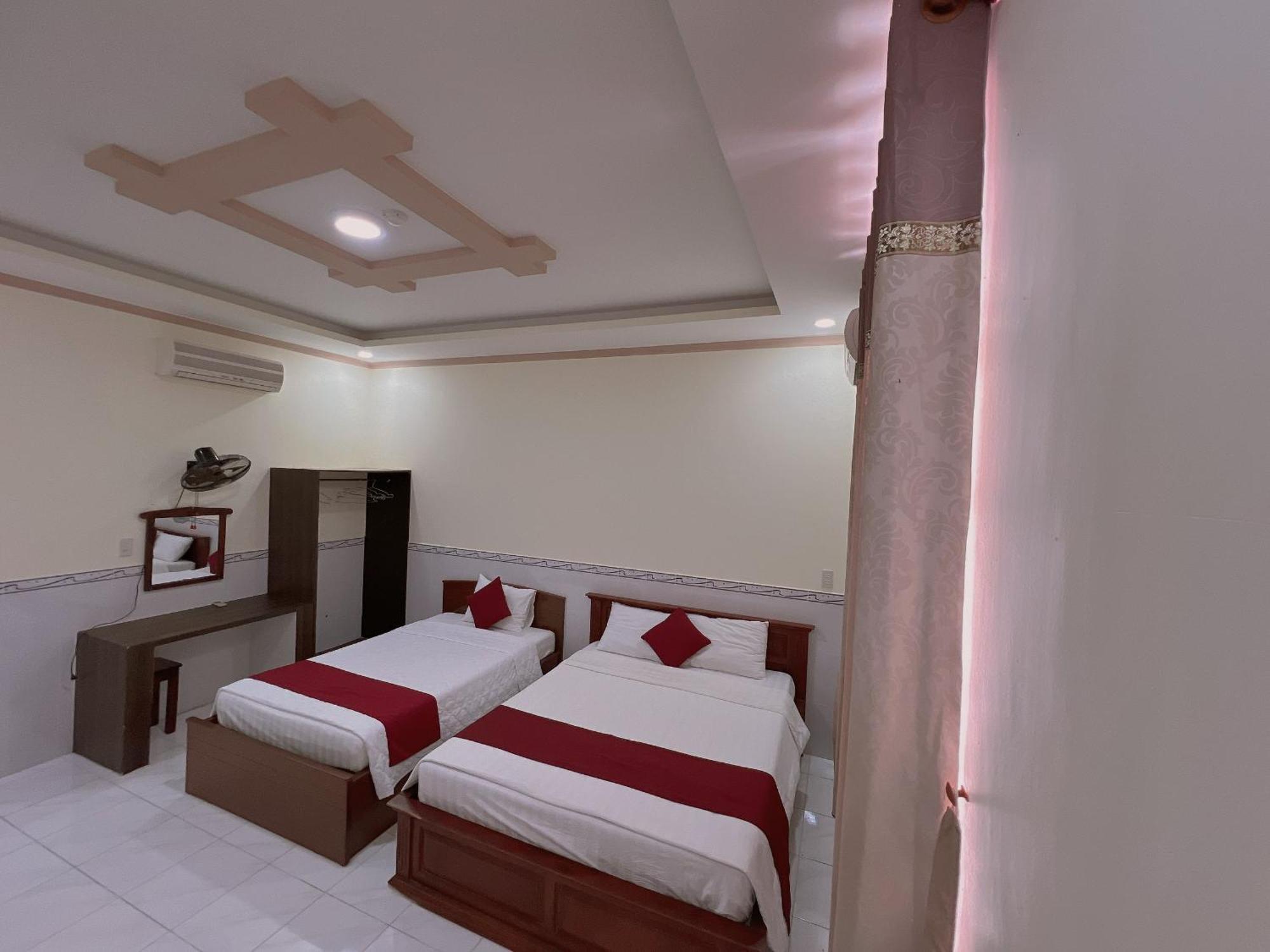 Hoang Duc Hotel Чау Док Екстериор снимка