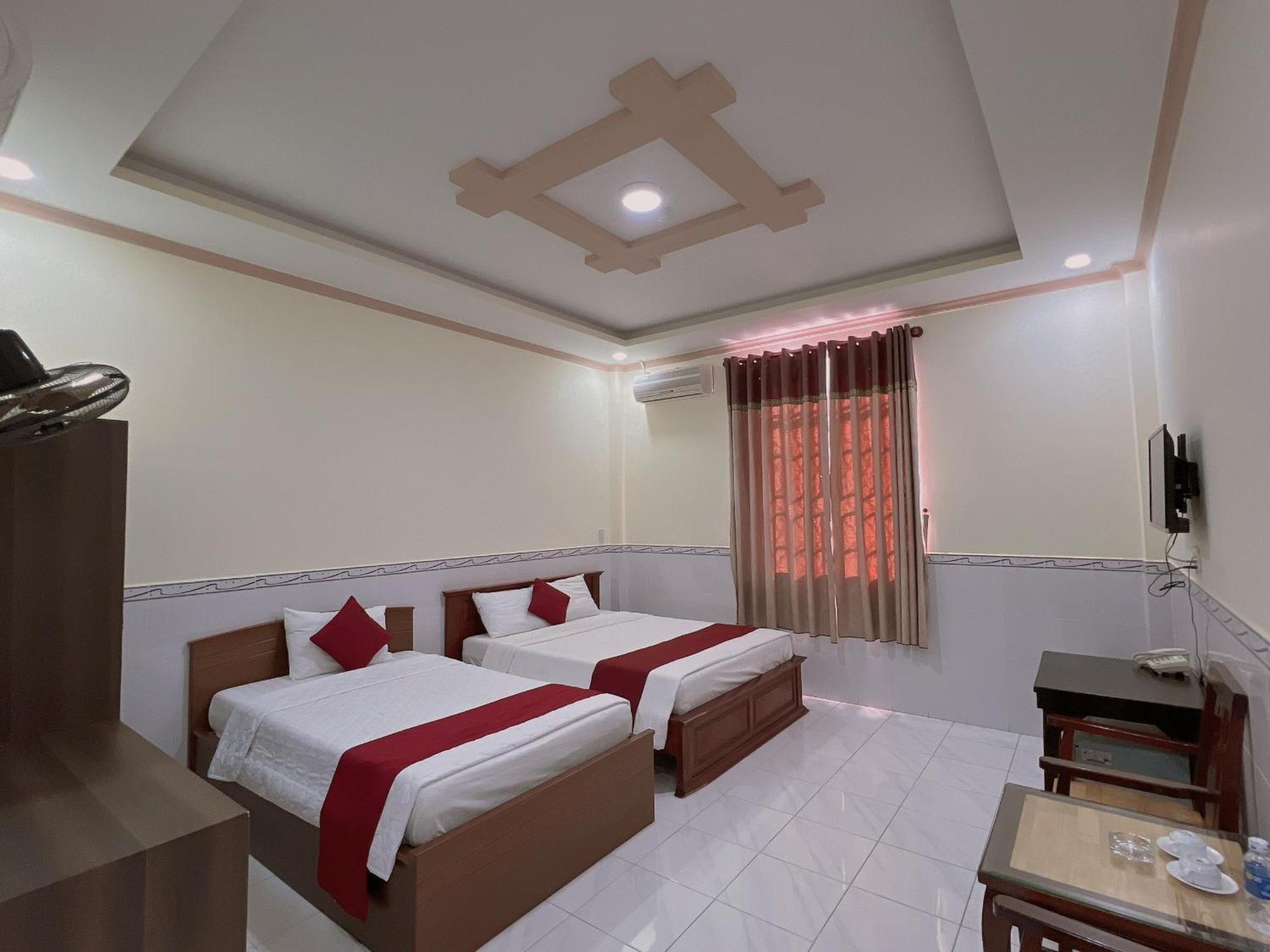 Hoang Duc Hotel Чау Док Екстериор снимка