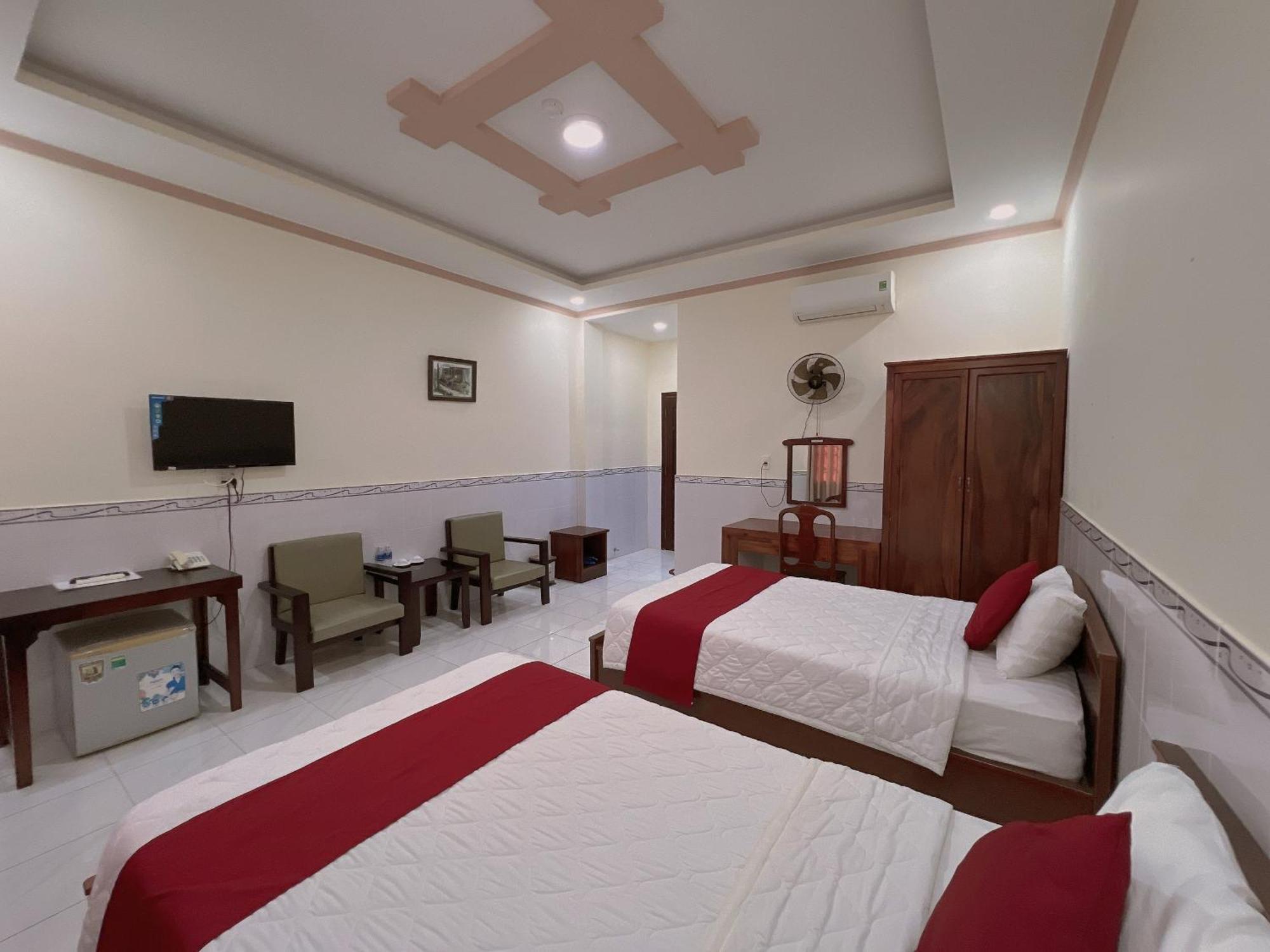 Hoang Duc Hotel Чау Док Екстериор снимка