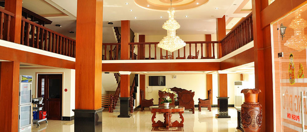 Hoang Duc Hotel Чау Док Екстериор снимка