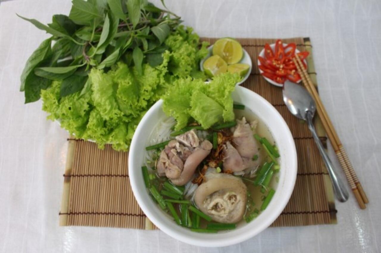 Hoang Duc Hotel Чау Док Екстериор снимка