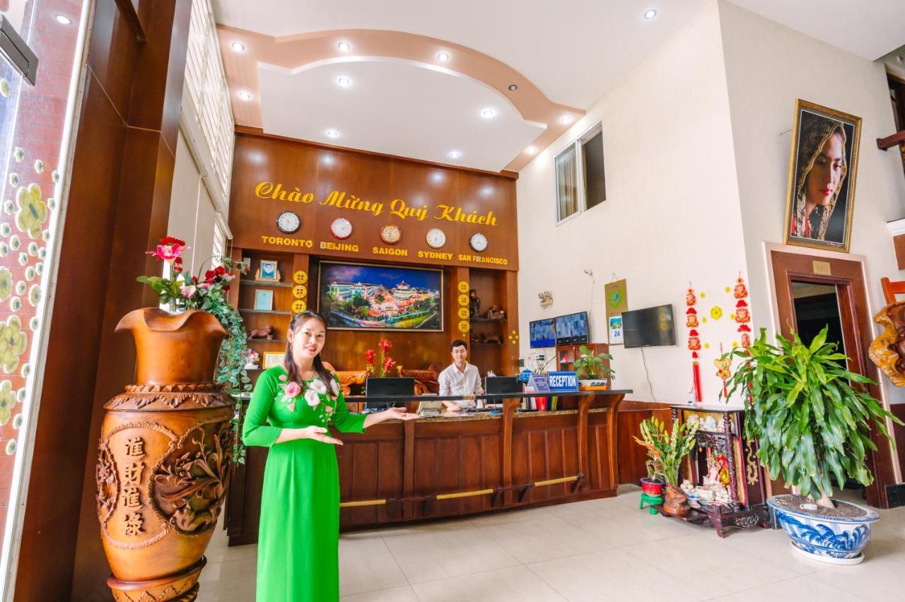 Hoang Duc Hotel Чау Док Екстериор снимка