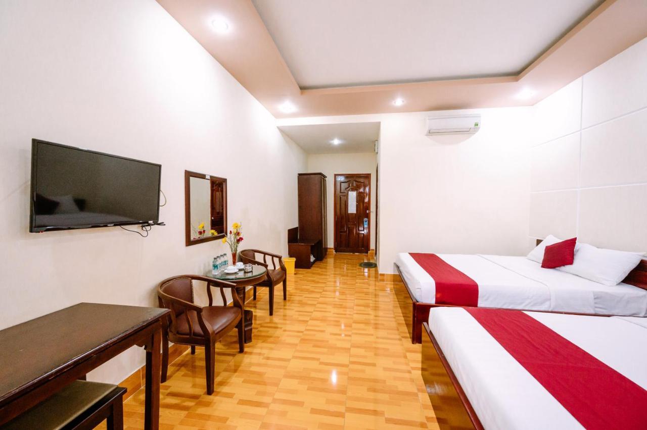 Hoang Duc Hotel Чау Док Екстериор снимка